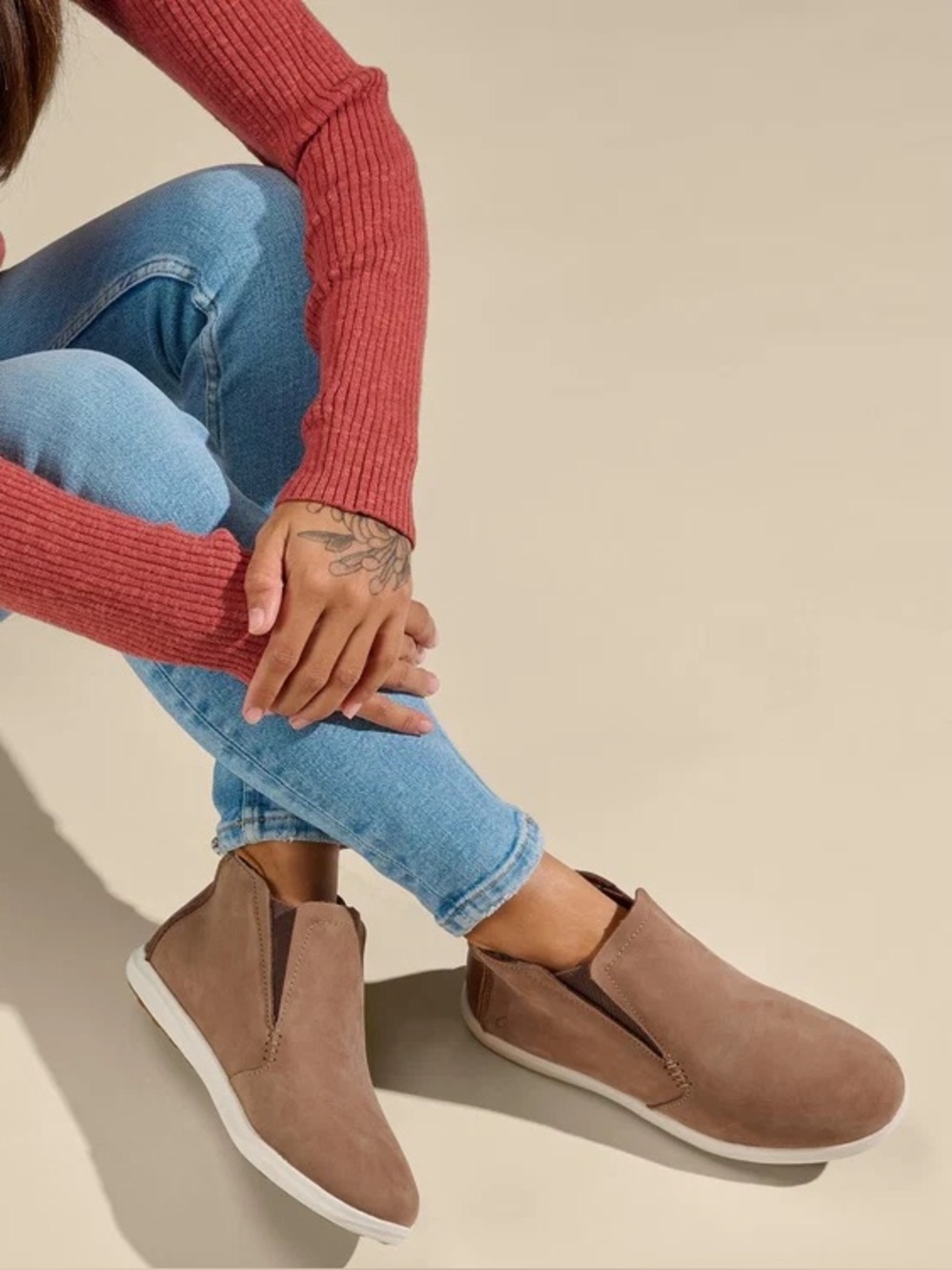OluKai Sneaker Boot (7.5)